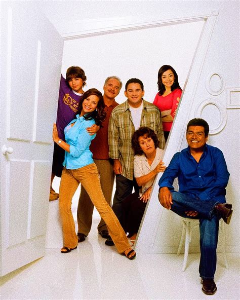 Constance Marie, George Lopez cast reunite on。